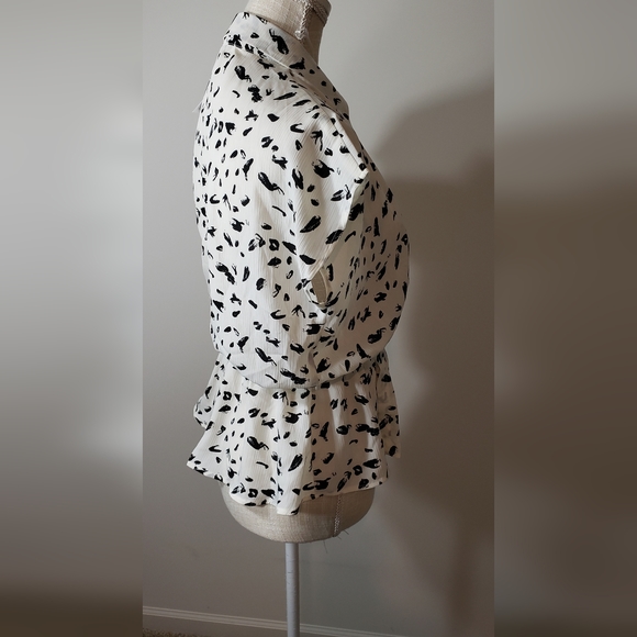 GILLI women's blouse size Medium NWT - Picture 5 of 13